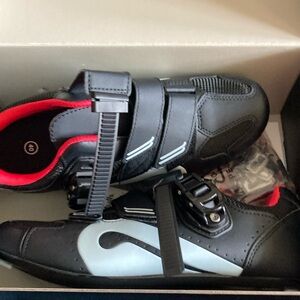 NWT Peloton shoes (ladies size 9)